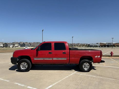 Used 2007 Chevrolet Silverado 2500 LT w/ Heavy-Duty Power Package AWD/4WD image 2