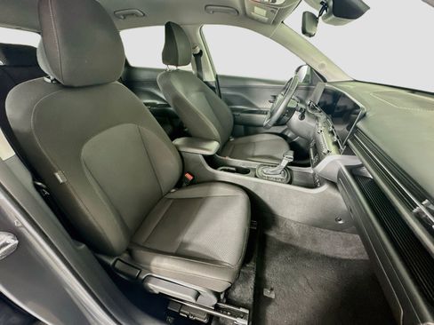 Used 2025 Hyundai Kona SEL FWD image 30