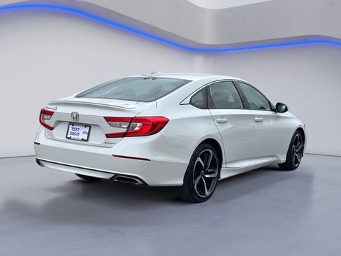 Used 2018 Honda Accord Sport image 10