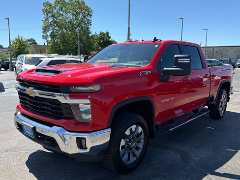 Used 2025 Chevrolet Silverado 2500 LT w/ All Star Edition AWD/4WD image 3