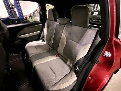 Used 2025 Subaru Forester Premium image 26