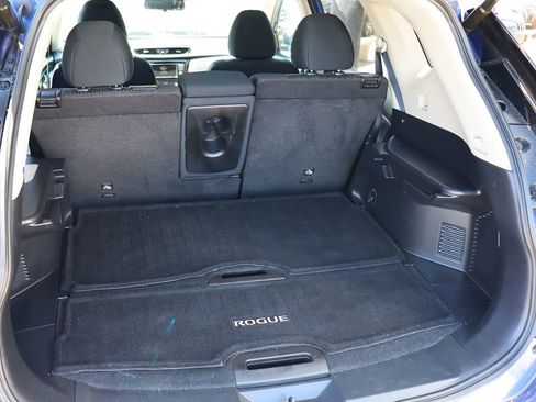 Used 2020 Nissan Rogue SV image 26