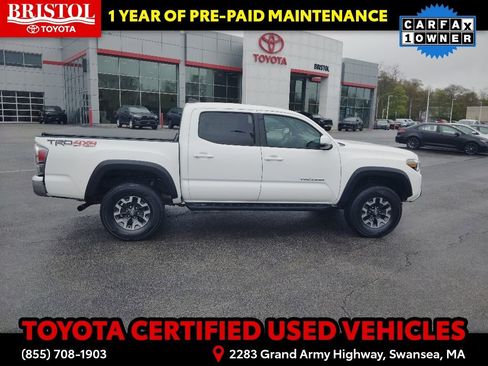 Certified 2023 Toyota Tacoma TRD Off-Road AWD/4WD image 11