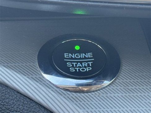 Used 2020 Ford Explorer XLT w/ Equipment Group 202A image 16