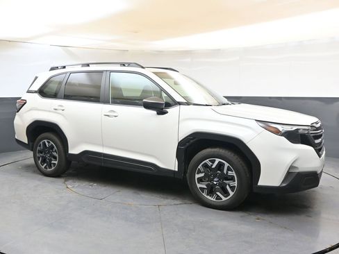 Certified 2025 Subaru Forester Premium AWD/4WD image 7