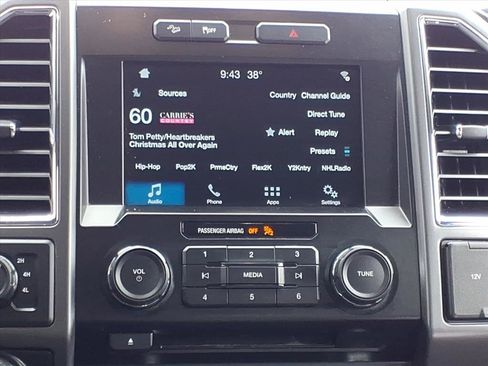 Used 2016 Ford F150 XLT w/ Equipment Group 302A Luxury image 5