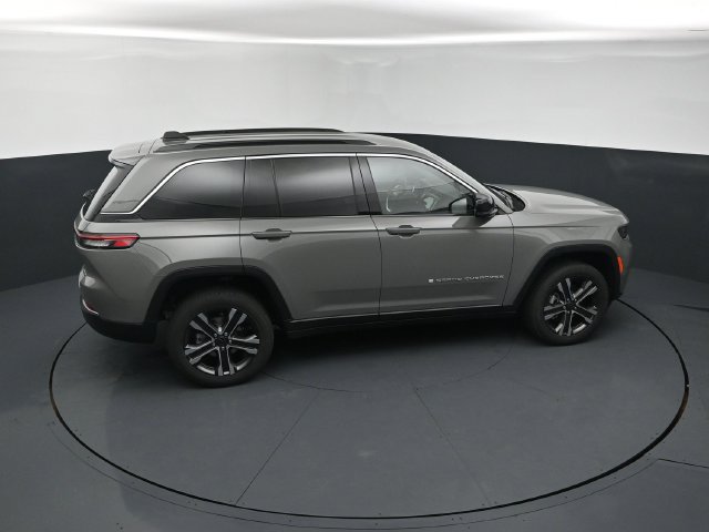 New 2027 Jeep Grand Cherokee Limited AWD/4WD image 18