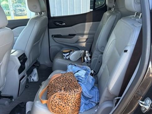 Used 2019 GMC Acadia SLT image 10