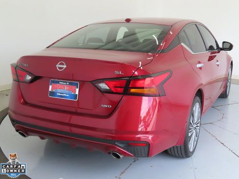 Used 2024 Nissan Altima 2.5 SL AWD/4WD image 3