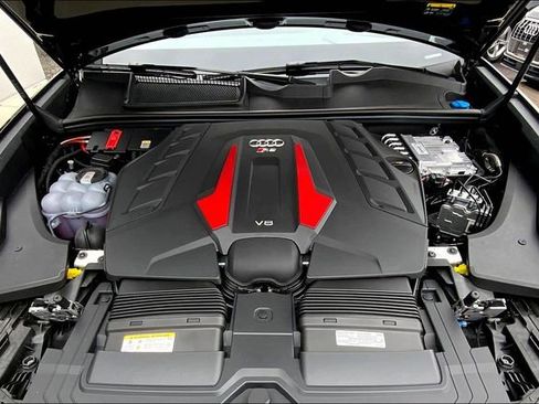 New 2026 Audi RS Q8 performance image 10