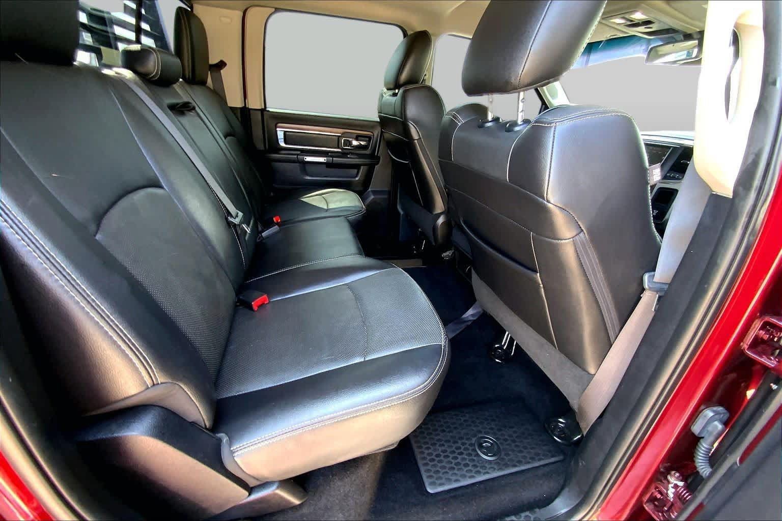 Used 2016 RAM 3500 Laramie w/ Cold Weather Group AWD/4WD image 19