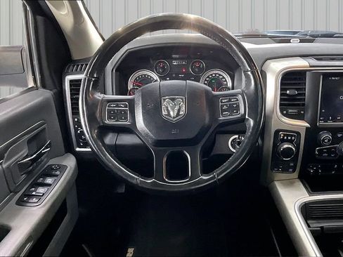 Used 2019 RAM 1500 Classic SLT AWD/4WD image 8