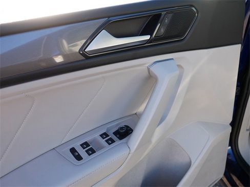 Certified 2022 Volkswagen Tiguan SE image 16