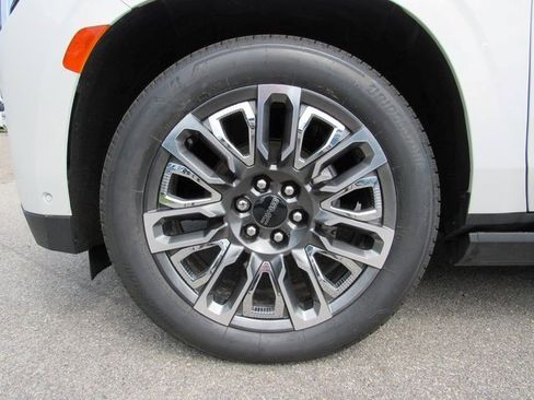 Used 2023 GMC Yukon XL Denali Ultimate image 8