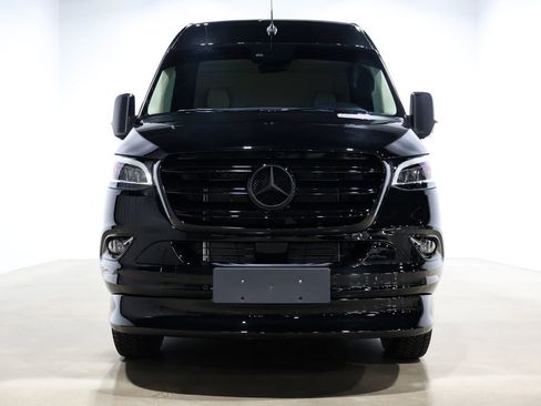 Used 2024 Mercedes-Benz Sprinter 3500 image 8