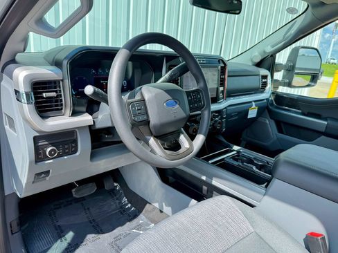 New 2026 Ford F250 XLT w/ XLT Premium Package AWD/4WD image 10
