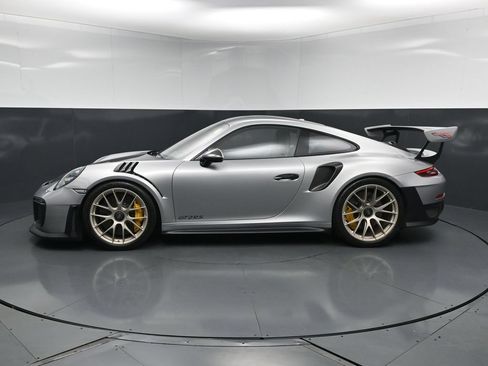Used 2018 Porsche 911 GT2 RS RWD image 2