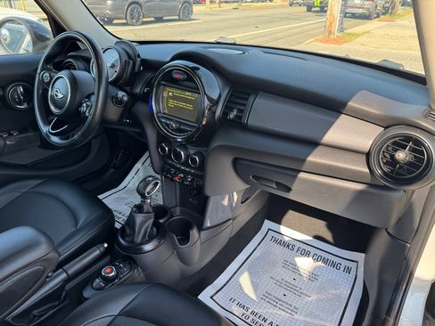 Used 2017 MINI Cooper 4-Door Hardtop image 17