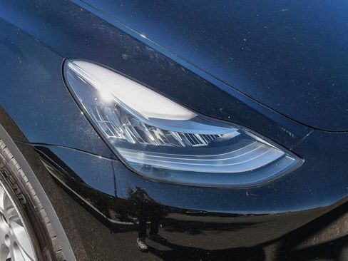 Used 2023 Tesla Model Y Long Range AWD/4WD image 11