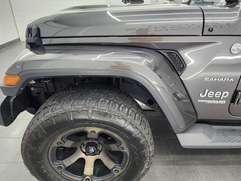 Used 2018 Jeep Wrangler Unlimited Sahara image 30