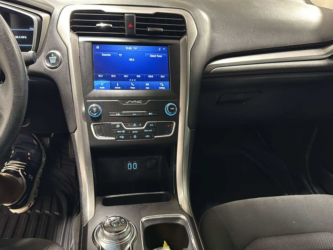 Used 2020 Ford Fusion SE FWD image 17