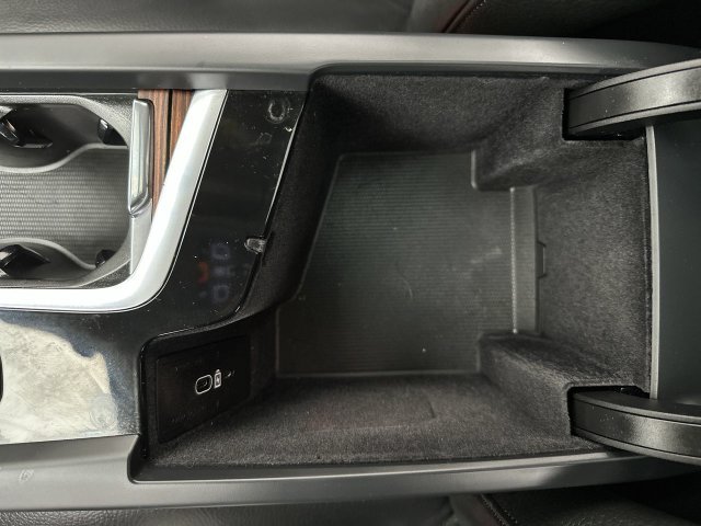 Certified 2024 Volvo S60 B5 Plus AWD/4WD image 21