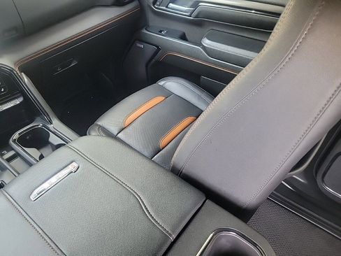 Used 2024 GMC Sierra 2500 AT4 w/ AT4 Premium Plus Package image 19