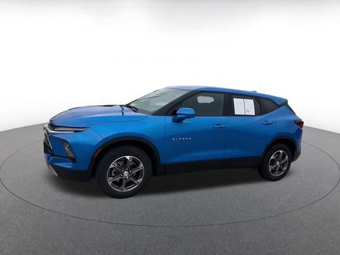 Used 2025 Chevrolet Blazer LT FWD image 7