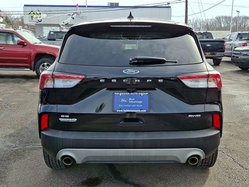 Used 2022 Ford Escape SE image 6