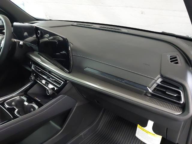 New 2027 Chevrolet Traverse LT w/ Sun and Wheel Package FWD image 22