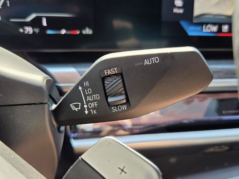 Used 2025 BMW 740i xDrive image 28