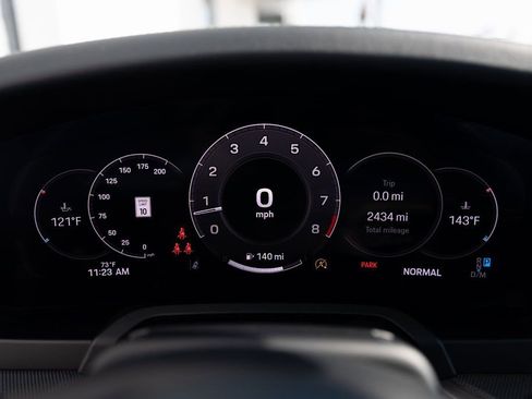 Certified 2025 Porsche 911 Carrera image 17