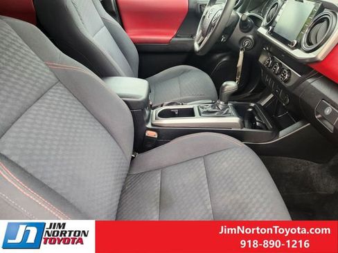 Used 2020 Toyota Tacoma SR5 RWD image 15