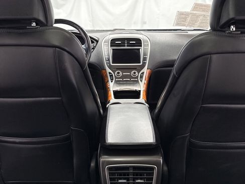 Used 2019 Lincoln Nautilus Reserve image 42