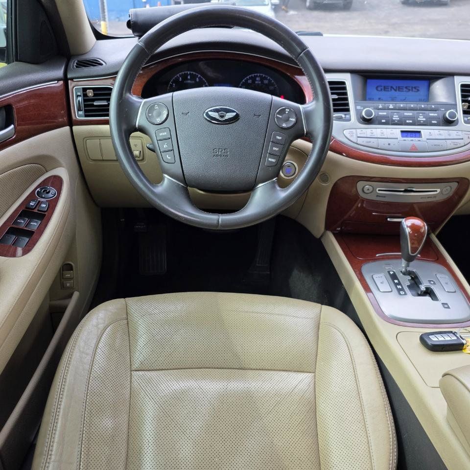 Used 2013 Hyundai Genesis 3.8 RWD image 20