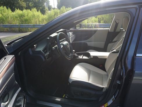 Used 2023 Lexus ES 350 w/ Premium Package FWD image 2
