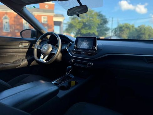 Used 2020 Nissan Altima 2.5 S FWD image 12