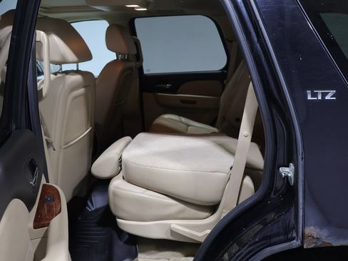 Used 2007 Chevrolet Tahoe LTZ w/ LTZ Preferred Equipment Group AWD/4WD image 22