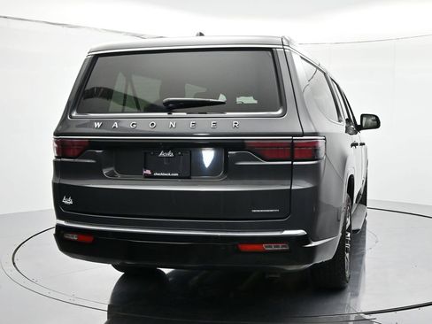 Used 2024 Jeep Wagoneer L Series II image 6