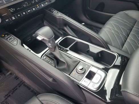 Used 2025 Kia Telluride AWD image 20