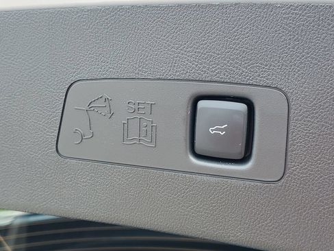 Used 2025 Lincoln Corsair AWD w/ Equipment Group 101A image 11