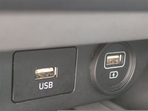 Used 2023 Hyundai Elantra SEL image 23