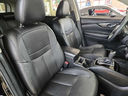Used 2017 Nissan Rogue SL w/ SL Premium Package AWD/4WD image 24
