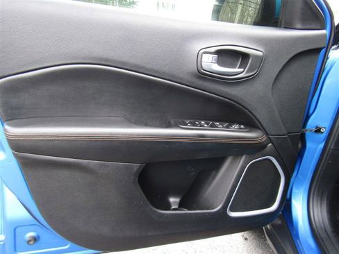 Used 2018 Jeep Compass Limited image 9