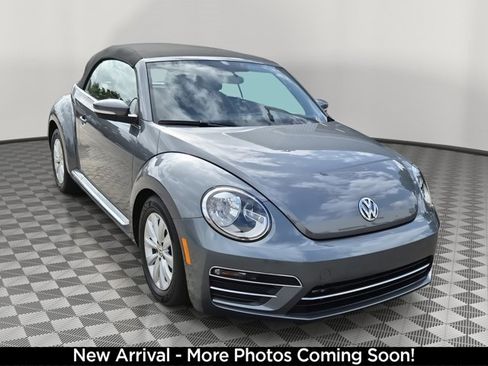Used 2019 Volkswagen Beetle 2.0T S image 1
