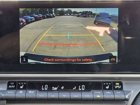 Used 2025 Toyota Camry XLE FWD image 17