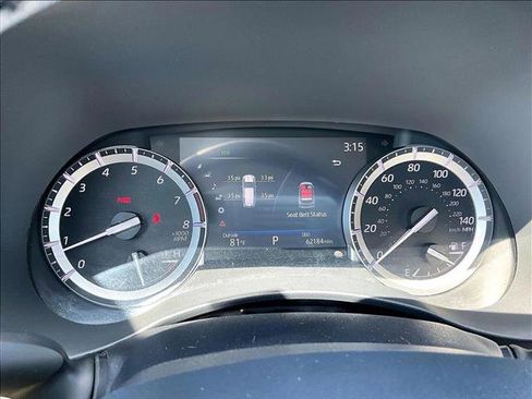 Used 2022 Toyota Highlander XLE AWD/4WD image 22