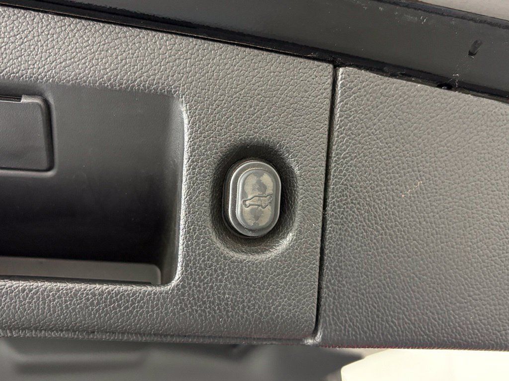 Certified 2020 Chevrolet Tahoe Premier AWD/4WD image 44