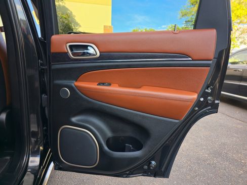 Used 2015 Jeep Grand Cherokee Summit w/ Platinum Series Group image 34