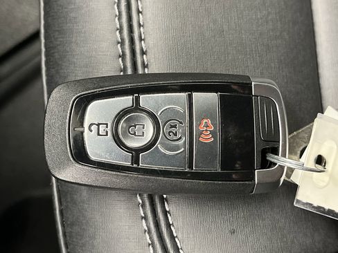 New 2025 Ford Bronco Badlands image 25